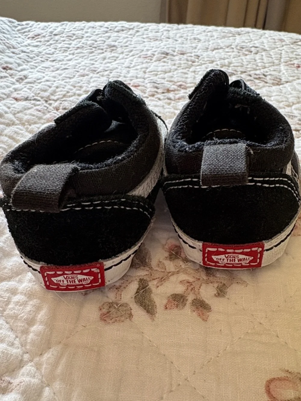 Vans old School baby Black Canvas Kids Sneakers with White Side Stripe